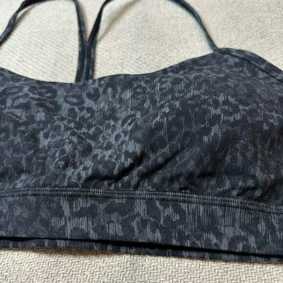 Lululemon Flow Y Sports Bra Size 12 NWT Black - Picture 3 of 10